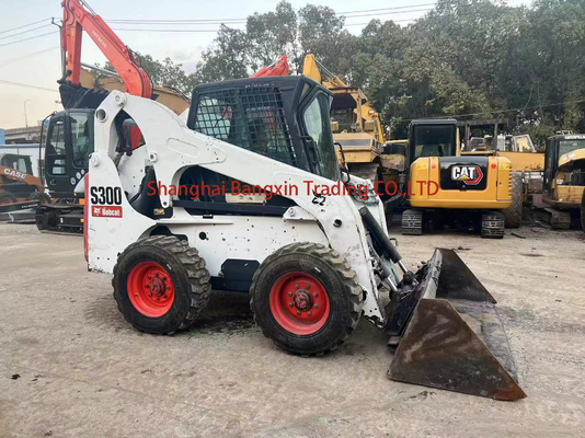 Niedrige Arbeitszeiten S300 Bobcat Schieberadlader in gutem Zustand für die Inspektion
