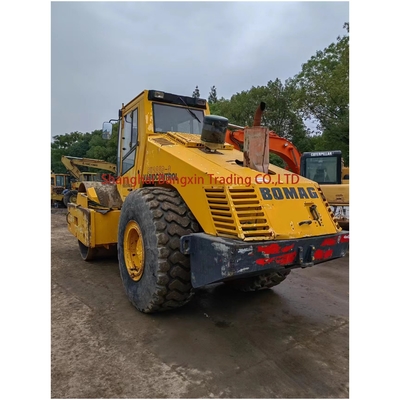 20 Tonnen schwerer BOMAG BW 217D-2 Straßenwalzer mit 30% Qualitätsgrad und Made in Germany 2010