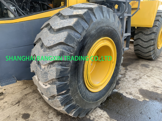 Gebrauchtes Komatsu WA380 Radlader mit kostenlosem Versand und Lieferzeit von 7 Tagen