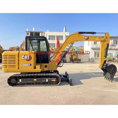 CAT 306E2 Minibagger mit geringen Arbeitszeiten und fast gebrauchtem Zustand, hergestellt im Jahr 2021