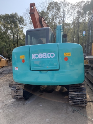 Kobelco SK75 Bagger im Gebrauch und in gutem Zustand, ideal für den Bau