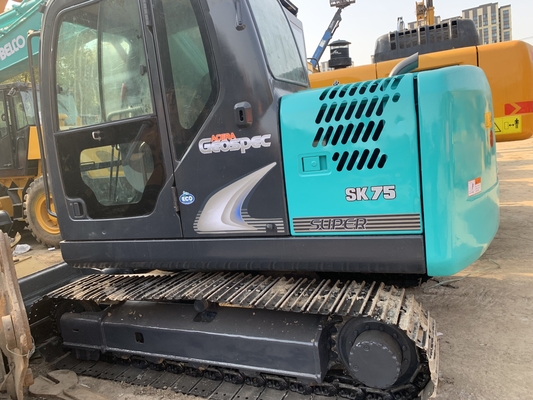 Kobelco SK75 Bagger im Gebrauch und in gutem Zustand, ideal für den Bau