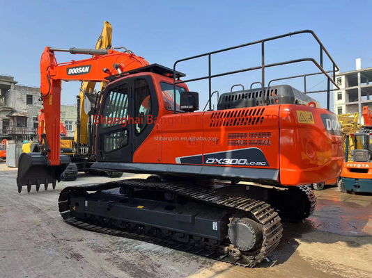 Gebrauchtes Doosan DX300LC-9C Bagger mit fortschrittlicher Technologie und leistungsstarker Leistung