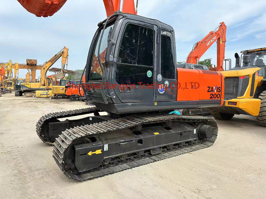 Gebrauchtes Hitachi ZX200-HHE Bagger mit Original-Hydraulikzylinder