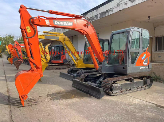 Beste gebrauchte Minibaggermaschine Doosan DX60 in Shanghai mit EPA/CE-Zertifizierung
