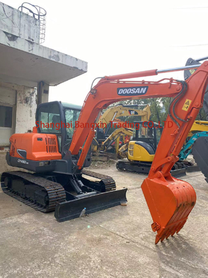 Ja, wir können Inspektion verwendet Doosan Bagger 6 Tonnen in Shanghai 0,25 Eimer Kapazität