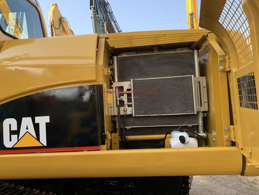 1 Gebrauchtes Bagger der Kategorie 320CL mit hervorragender Leistung und 700 Arbeitsstunden
