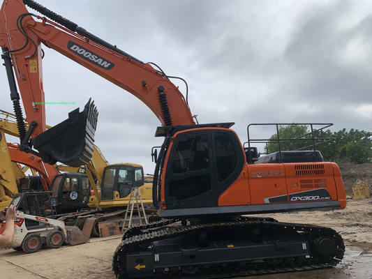 Schwere Baumaschine Doosan Dx300 Gebrauchtbagger mit Ersatzteilen