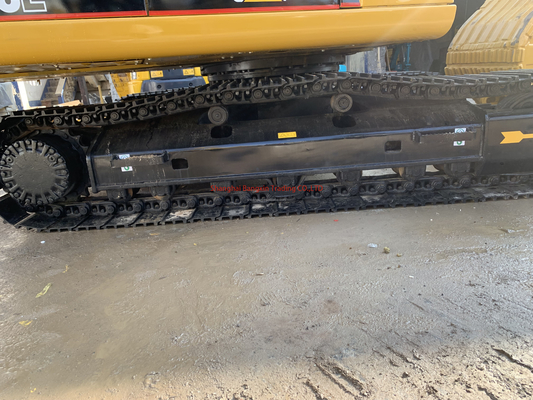1 Gebrauchtes Bagger der Kategorie 320CL mit hervorragender Leistung und 700 Arbeitsstunden