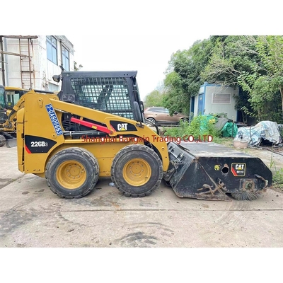 Kleine Maschine mit Schieberegler CAT 226 mit hoher Leistung und hydraulischer Stabilität bei